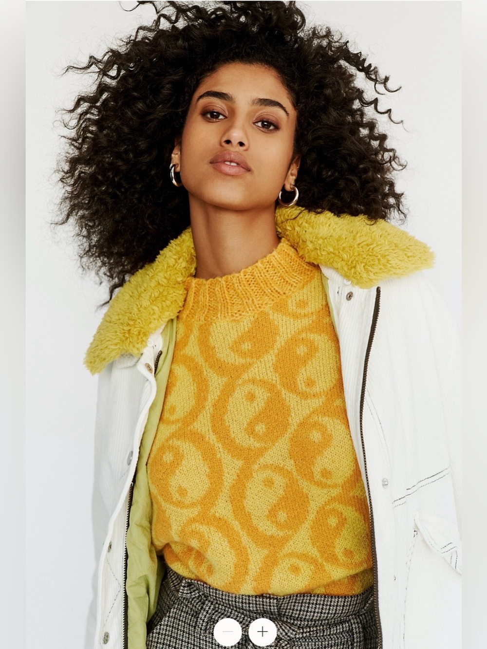 Yin Yang Sweater - Picture 2 of 10